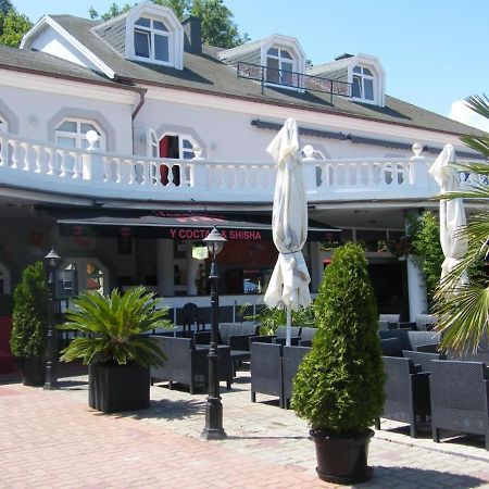 Y Hostel Balatonlelle Extérieur photo