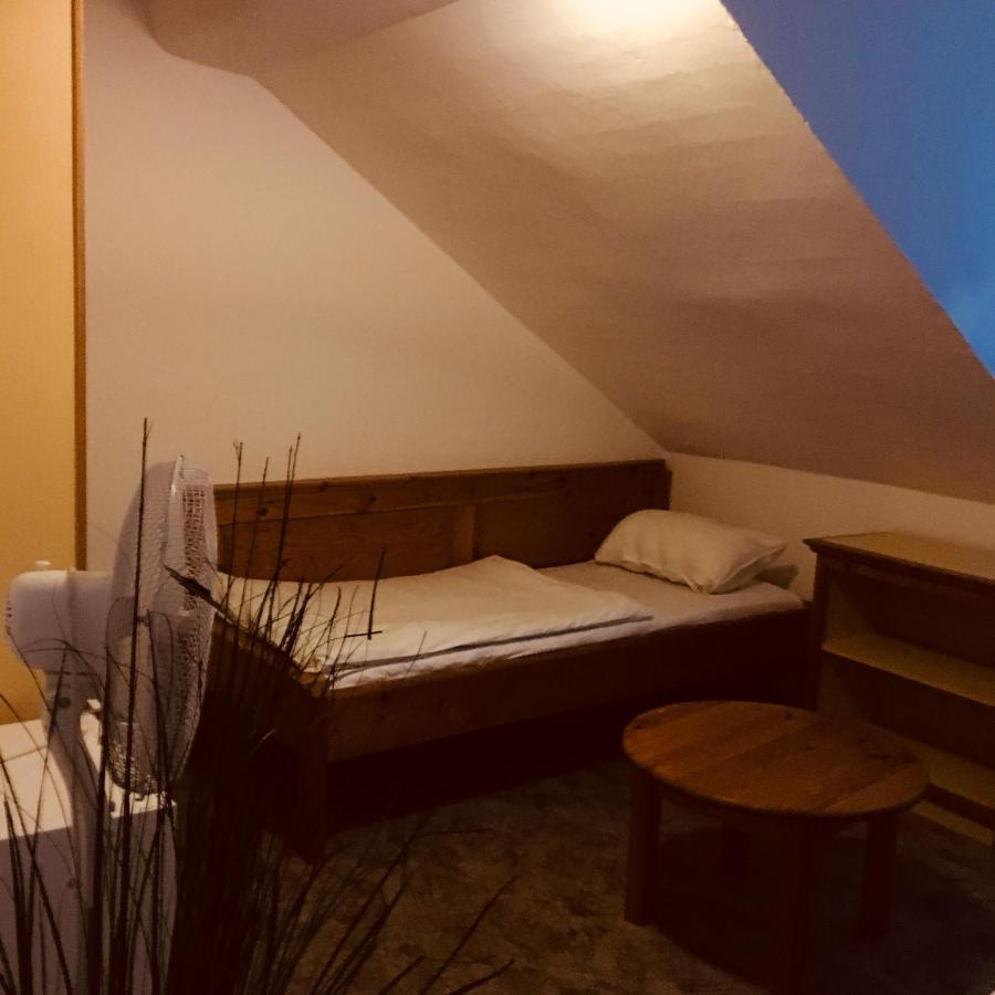 Y Hostel Balatonlelle Extérieur photo